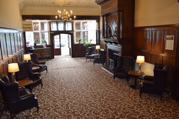 Russ Hill Hotel