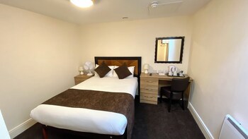 Russ Hill Hotel