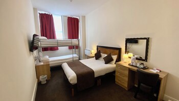 Russ Hill Hotel