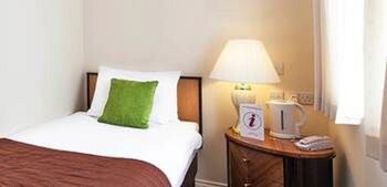 Russ Hill Hotel