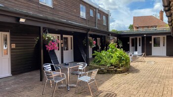 Russ Hill Hotel