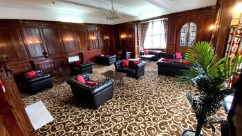 Russ Hill Hotel