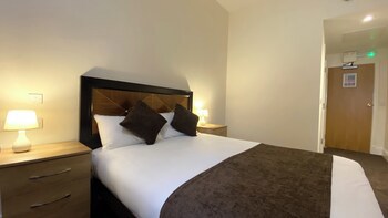 Russ Hill Hotel