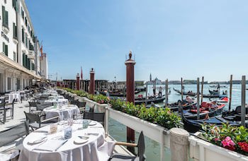 Hotel Monaco & Grand Canal fotoğrafı