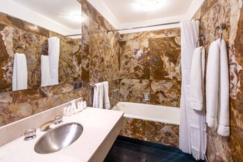 Exe Hotel Colon