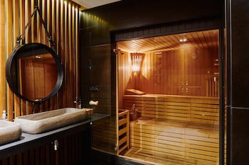 Gallery Hotel