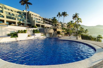 Camino Real Acapulco Diamante