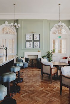 The Queens Hotel
