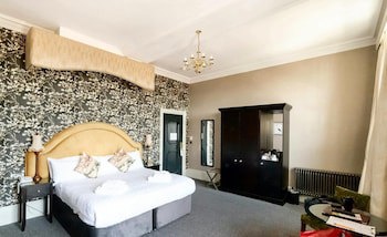 The Queens Hotel