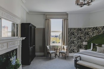 The Queens Hotel