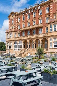 The Queens Hotel