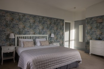The Queens Hotel