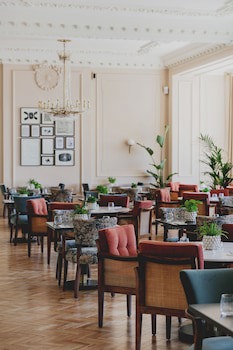 The Queens Hotel