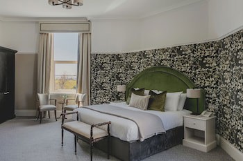 The Queens Hotel