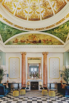 The Queens Hotel