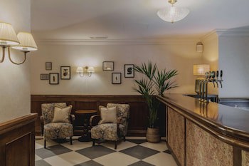 The Queens Hotel