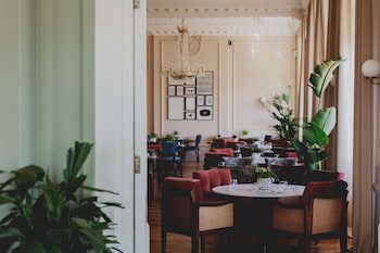 The Queens Hotel
