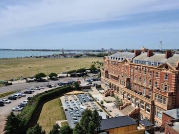 The Queens Hotel