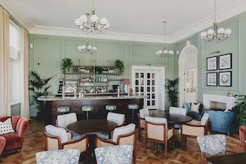 The Queens Hotel