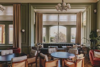 The Queens Hotel