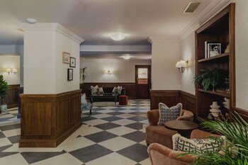 The Queens Hotel