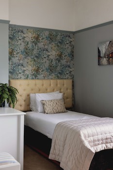 The Queens Hotel