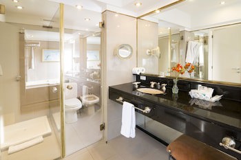 Claridge Hotel