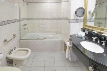 Claridge Hotel