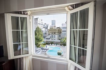 Claridge Hotel