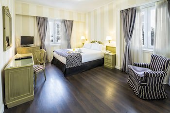 Claridge Hotel