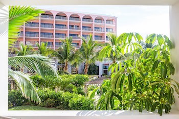 Hamilton Princess & Beach Club - A Fairmont Managed Hotel