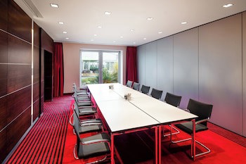 Sheraton Duesseldorf Airport Hotel galeri fotoğrafı