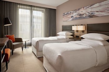 Sheraton Duesseldorf Airport Hotel galeri fotoğrafı