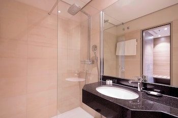 Sheraton Duesseldorf Airport Hotel galeri fotoğrafı
