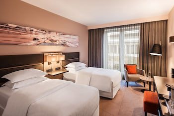 Sheraton Duesseldorf Airport Hotel fotoğrafı