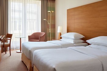 Sheraton Duesseldorf Airport Hotel galeri fotoğrafı