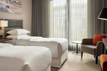 Sheraton Duesseldorf Airport Hotel galeri fotoğrafı