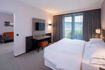 Sheraton Duesseldorf Airport Hotel galeri fotoğrafı