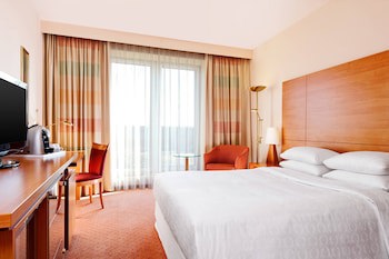 Sheraton Duesseldorf Airport Hotel galeri fotoğrafı