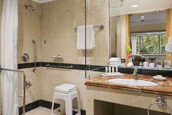 Ramada Plaza By Wyndham Palm Grove