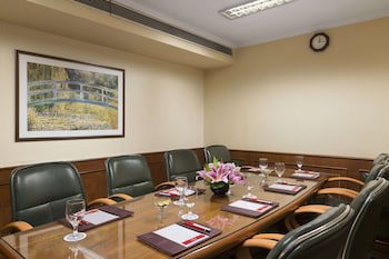 Ramada Plaza By Wyndham Palm Grove