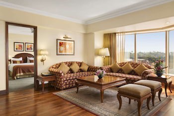 Ramada Plaza By Wyndham Palm Grove