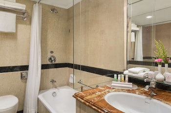 Ramada Plaza By Wyndham Palm Grove