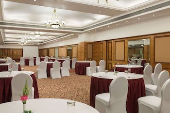 Ramada Plaza By Wyndham Palm Grove