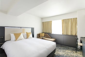 Cross Hotel Osaka
