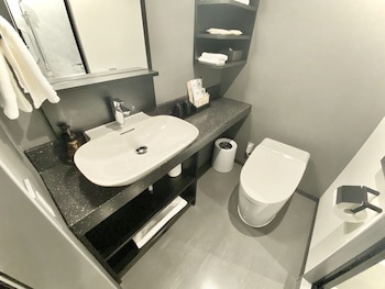 Cross Hotel Osaka