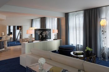Renaissance Hamburg Hotel galeri fotoğrafı