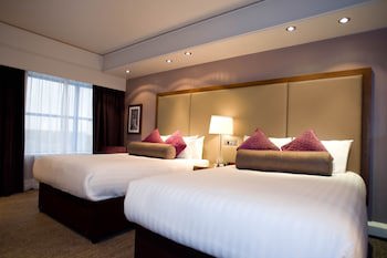 Sandman Signature London Gatwick Hotel