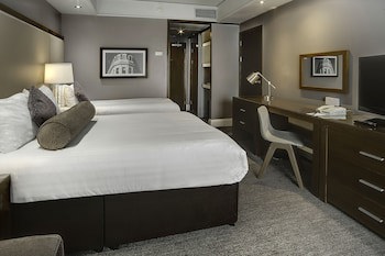 Sandman Signature London Gatwick Hotel
