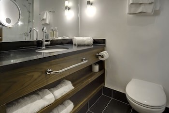 Sandman Signature London Gatwick Hotel